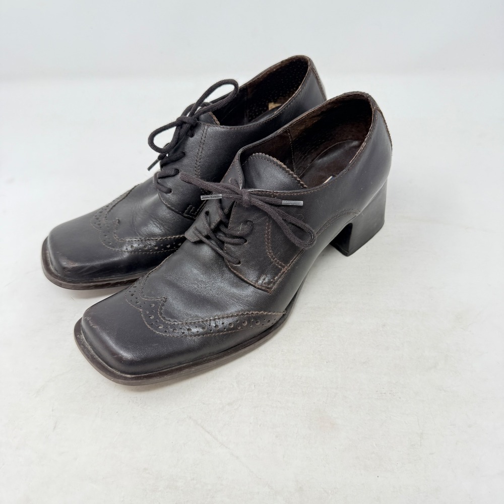 Vintage Brown Proper Brogue Heeled Oxford 6M Dark Academia Square Toe Block Heel